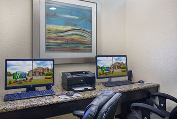 Express & - North By Ihg Elizabethtown
